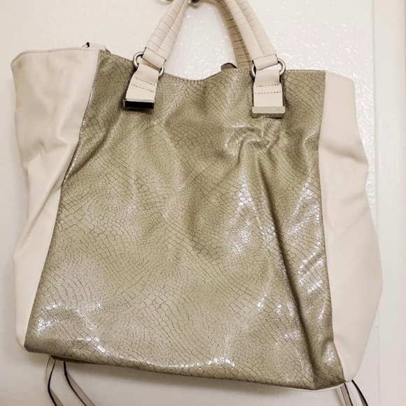 NW Simply Vera Wang Beige/Gray Faux Leather Snake Skin Tote Purse/Shoulder Bag - Picture 7 of 8